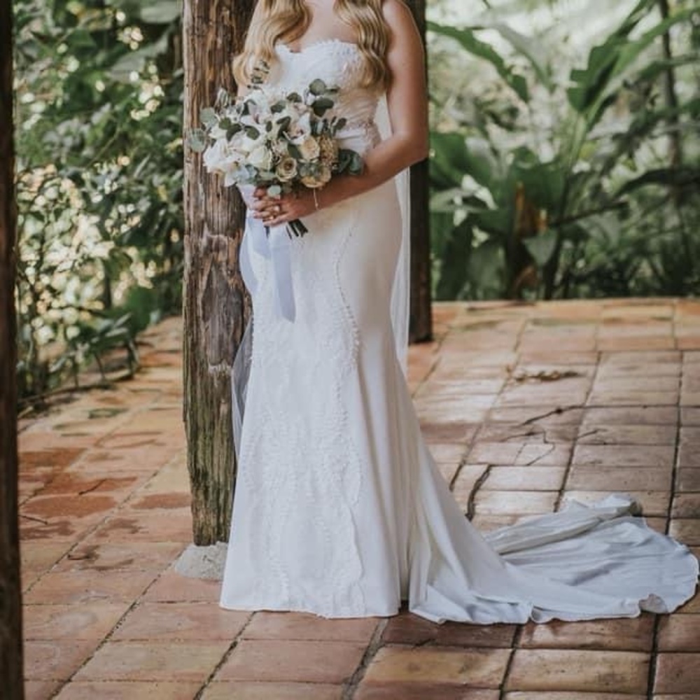 Wedding Dress - Lovely Bride